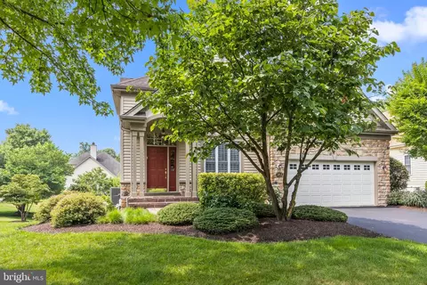 613 Den Ln, New Hope, PA 18938