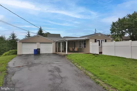 511 Diamond St, Sellersville, PA 18960