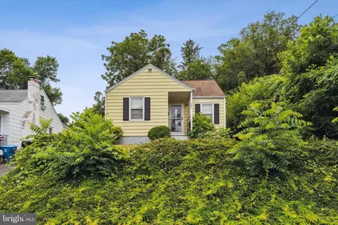 441 Hillside Ave, Morrisville, PA 19067
