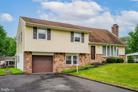 349 Mallard Rd, Feasterville Trevose, PA 19053