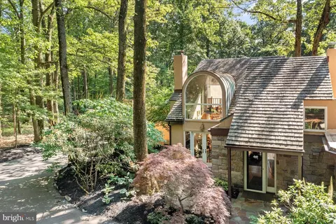 5188 Mountain Top Rd E, New Hope, PA 18938