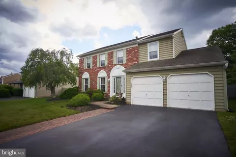 2578 Barnsleigh Dr, Bensalem, PA 19020