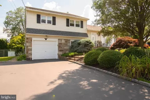 1235 Tulip Rd, Warminster, PA 18974