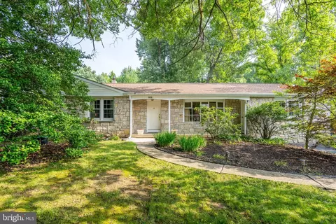 930 Big Oak Rd, Yardley, PA 19067