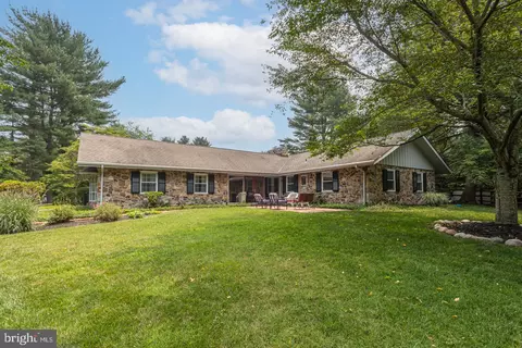 1286 Taylorsville Rd, Washington Crossing, PA 18977