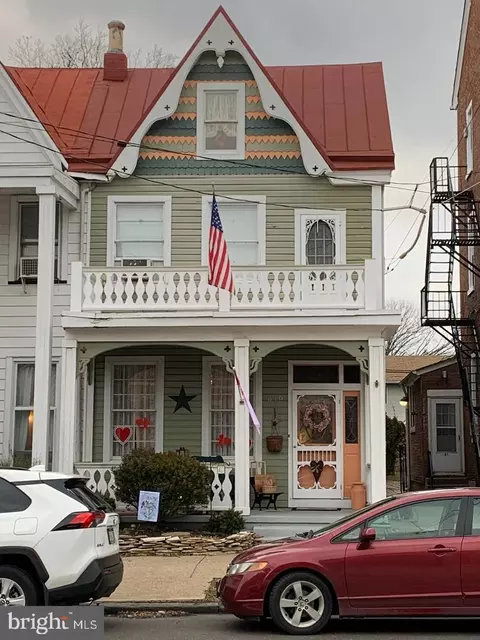 419 Radcliffe St, Bristol, PA 19007