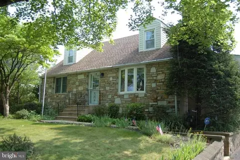 237 Rosewood Ave, Langhorne, PA 19047