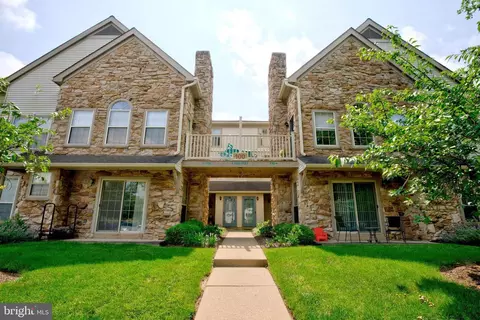 105 Remington Ct, Chalfont, PA 18914