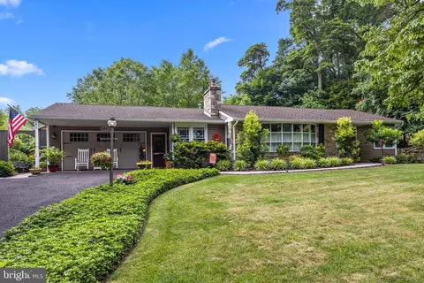 2647 Arrowhead Dr, Feasterville Trevose, PA 19053