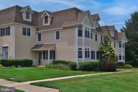1525 Margaret Ct #6, Jamison, PA 18929