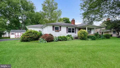 736 Towerview Dr, Newtown, PA 18940
