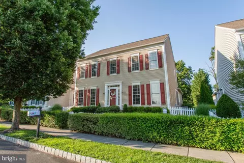 200 Pipers Inn Dr, Fountainville, PA 18923