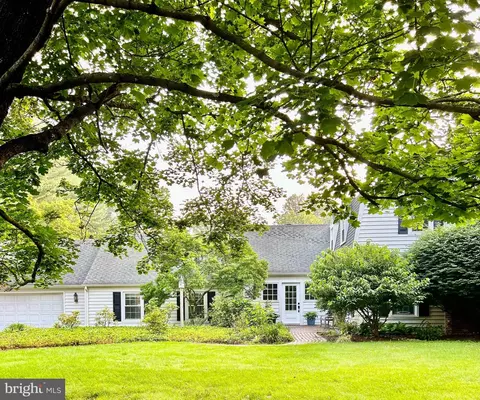 5626 N Deer Run Rd, Doylestown, PA 18902
