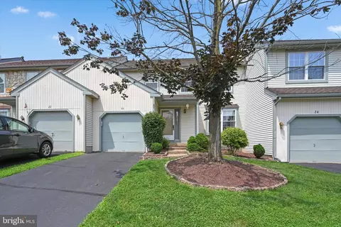 23 Cottonwood St, Newtown, PA 18940