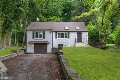 4553 N River Dr, Bensalem, PA 19020