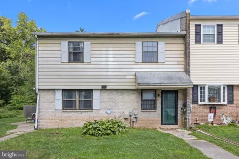 5100 Lighthouse Ln, Bensalem, PA 19020