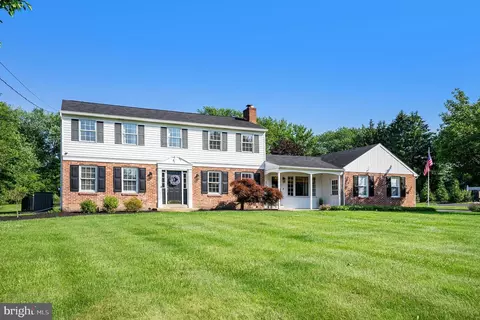 266 S Pebble Ridge Rd, Warrington, PA 18976