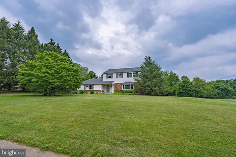 3140 Trolley Bridge Cir, Quakertown, PA 18951