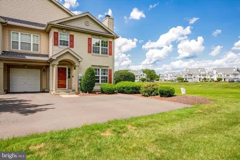 508 Julian Dr W, Warminster, PA 18974