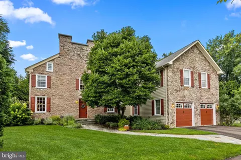 372 Stoopville Rd, Newtown, PA 18940