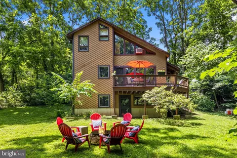 220 E Walnut St, Sellersville, PA 18960
