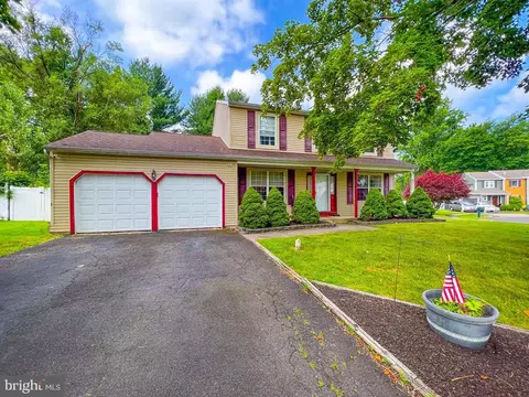 5298 Mallard Dr, Bensalem, PA 19020