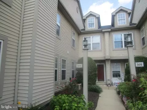 504 Julian Dr W #376, Warminster, PA 18974