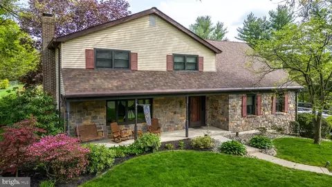 2935 Dark Hollow Rd, Furlong, PA 18925