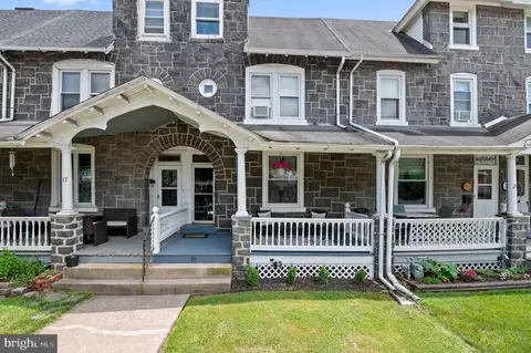19 S 4th St, Perkasie, PA 18944