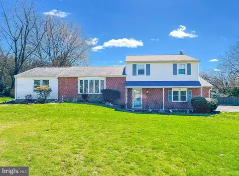 156 Cloverly Dr, Richboro, PA 18954