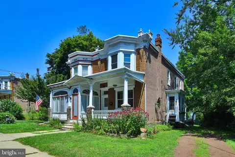 28 W College Ave, Yardley, PA 19067