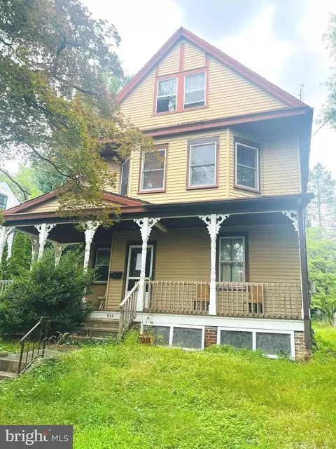 814 N Pennsylvania Ave, Morrisville, PA 19067