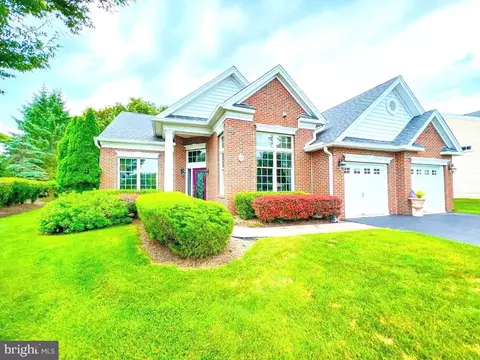 10 Keenan Ln, Southampton, PA 18966