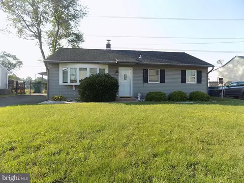 4621 David Dr, Bristol, PA 19007