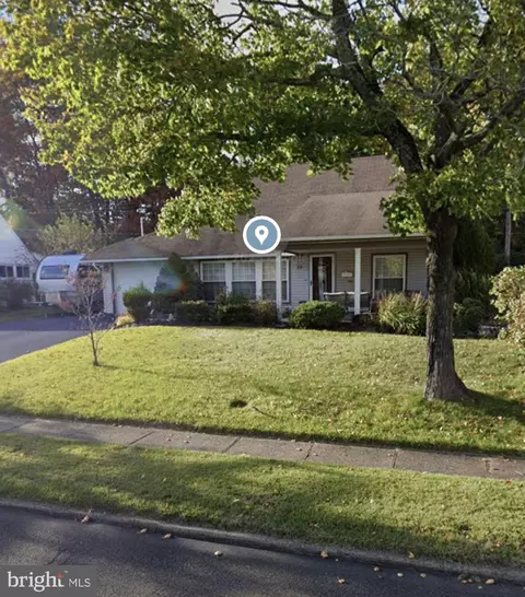 85 Hedge Rd, Levittown, PA 19056