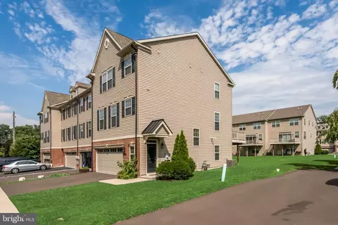 40 Platt Pl, Feasterville Trevose, PA 19053
