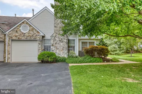 37 Gaylord Ct, Newtown, PA 18940