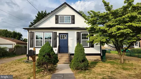 813 Wyoming Ave, Croydon, PA 19021