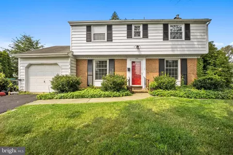 136 Louise Dr, Morrisville, PA 19067