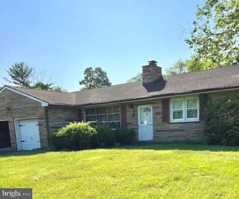 6059 Hulmeville Rd, Bensalem, PA 19020