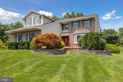13 Jana Cir, Chalfont, PA 18914