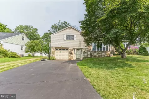 739 Pelham Ave, Warminster, PA 18974