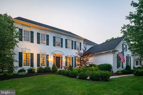 18 Eagleton Farm Rd, Newtown, PA 18940