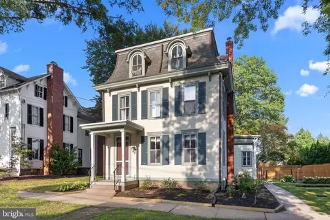 23 S Chancellor St, Newtown, PA 18940