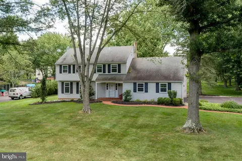 5 Sunnybrook Dr, Doylestown, PA 18901
