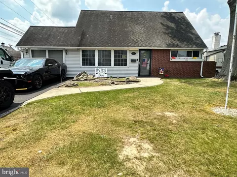 3 Mayflower Rd, Levittown, PA 19056