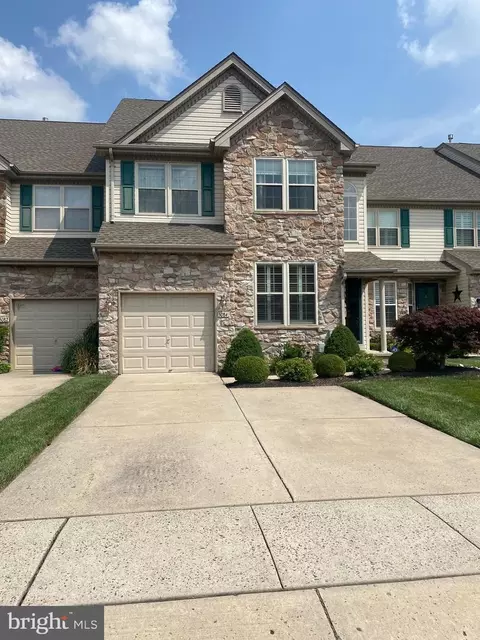 5084 Beacon Hill Ct, Doylestown, PA 18902