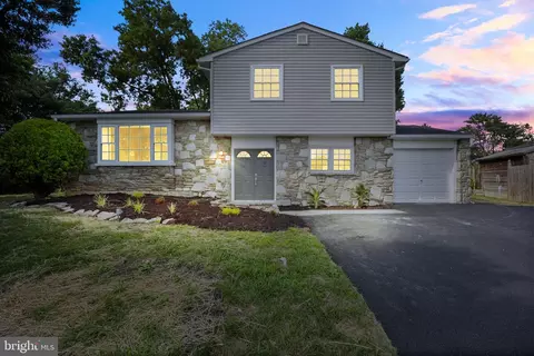 505 Barbara Cir, Fairless Hills, PA 19030