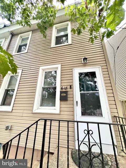 618 Bath St, Bristol, PA 19007