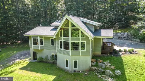 4943 Upper Mountain Rd, New Hope, PA 18938